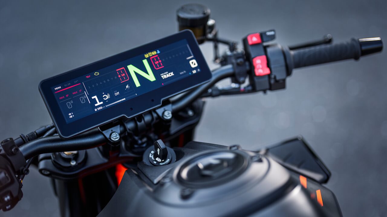 バイク初！KTM「Android Automotive」TFTダッシュボード採用発表